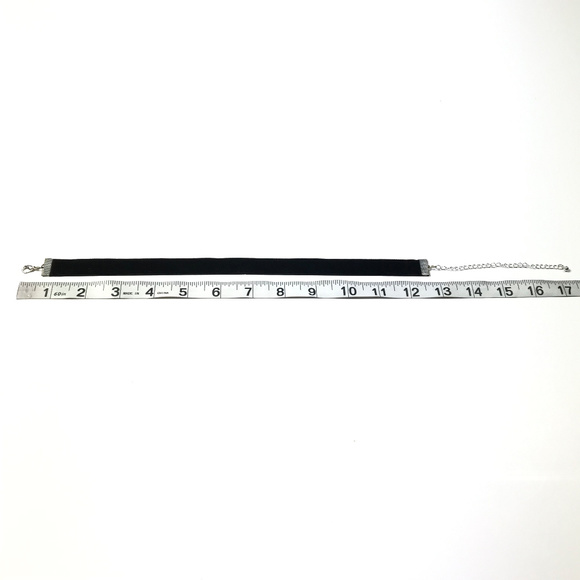 Faux Velvet Adjustable Choker Necklace - Picture 6 of 7